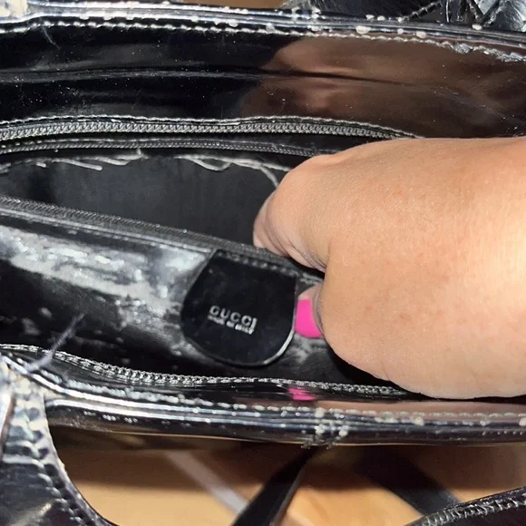 Well loved black patent leather Gucci bag. - Picture 7 of 8